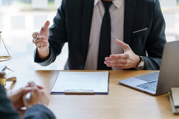 ¿Es legal que me incluyan en Dicom?