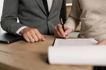 Riesgos: Cómo identificarlos antes de firmar un contrato comercial